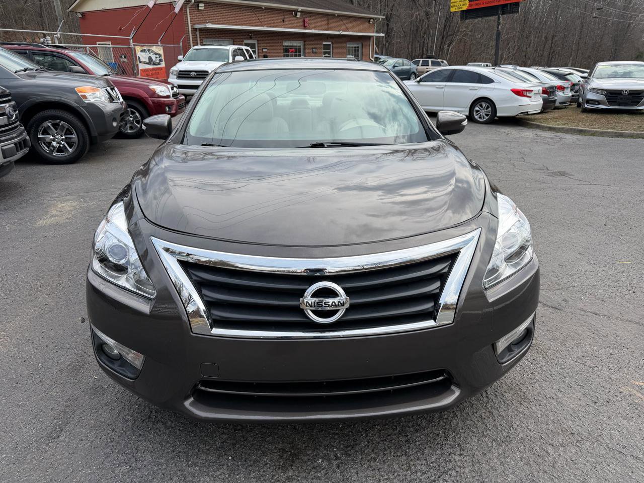 Used 2013 Nissan Altima 2.5 SL w/ Technology Pkg FWD image 2