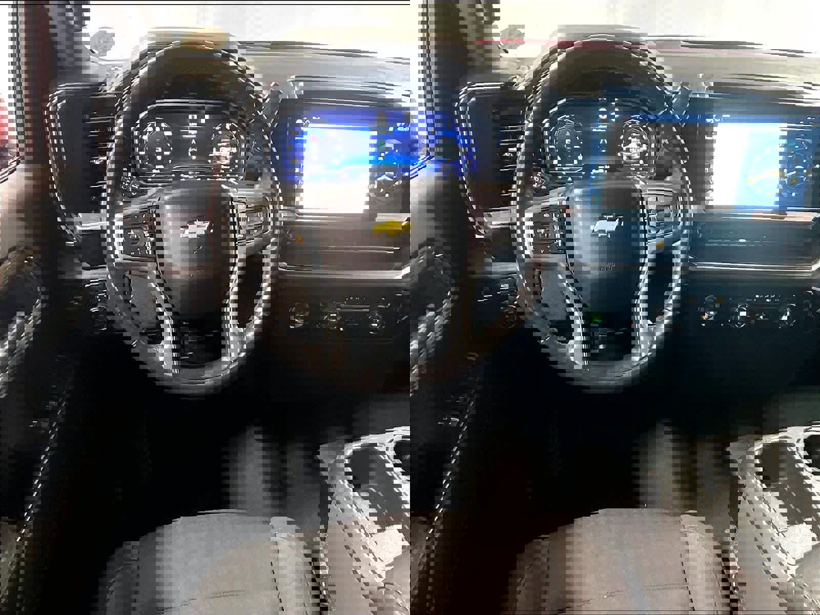 Used 2022 Chevrolet Silverado 1500 LT AWD/4WD image 17