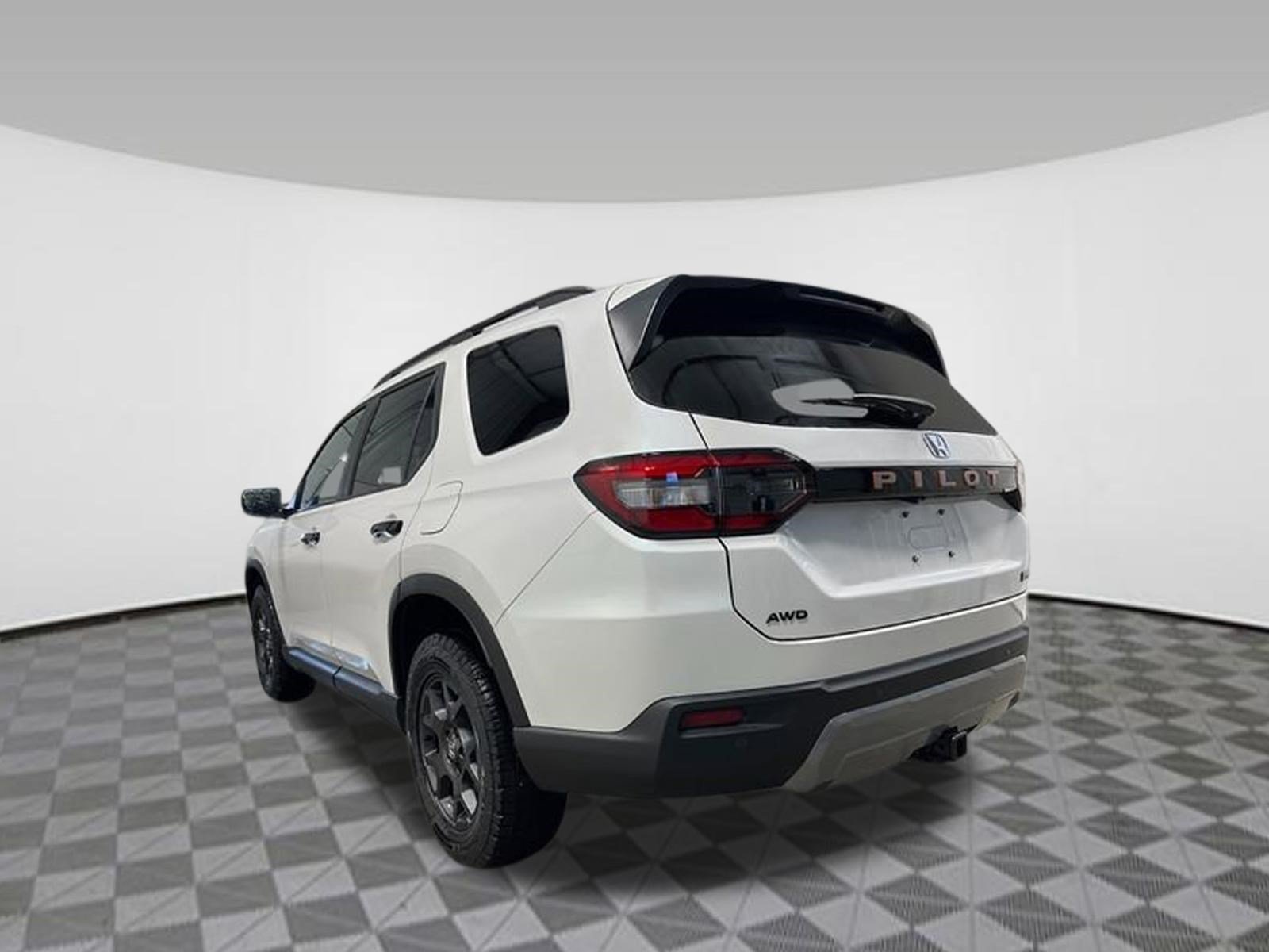 New 2026 Honda Pilot TrailSport image 4