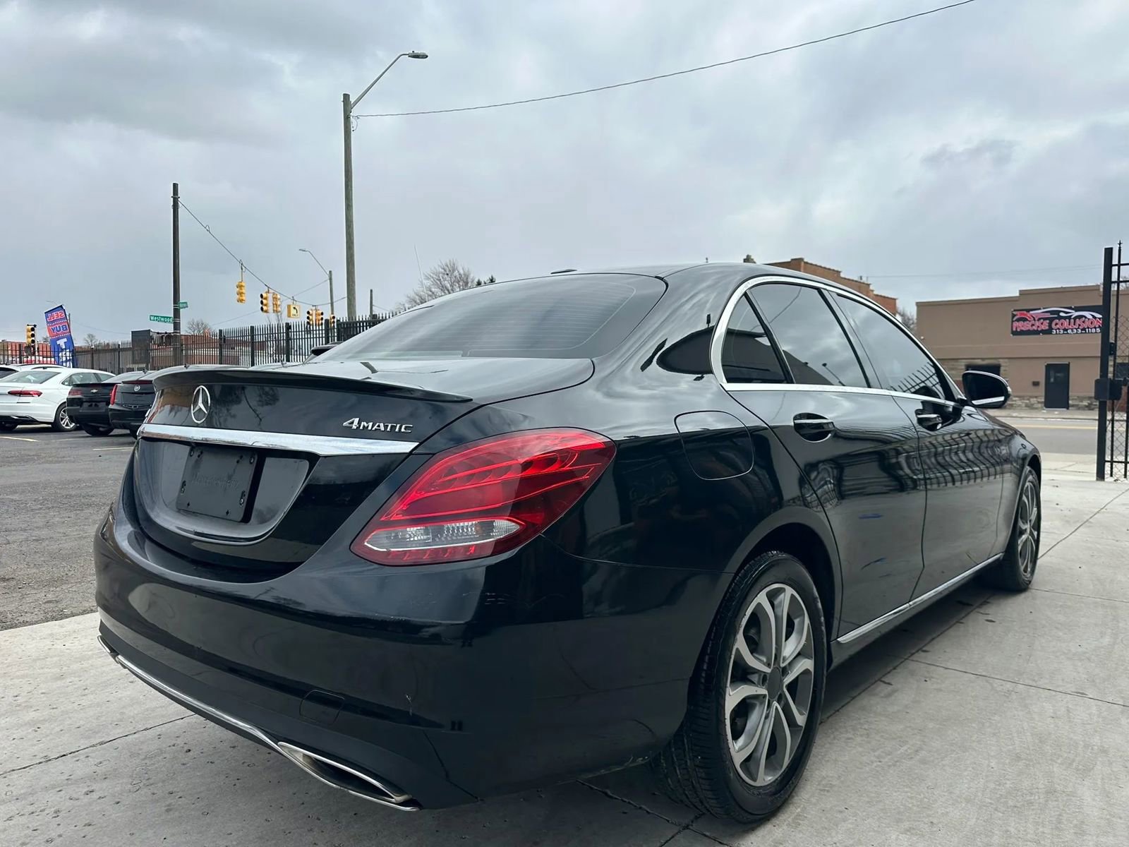 Used 2015 Mercedes-Benz C 300 C 300 4MATIC Sedan 4D image 4