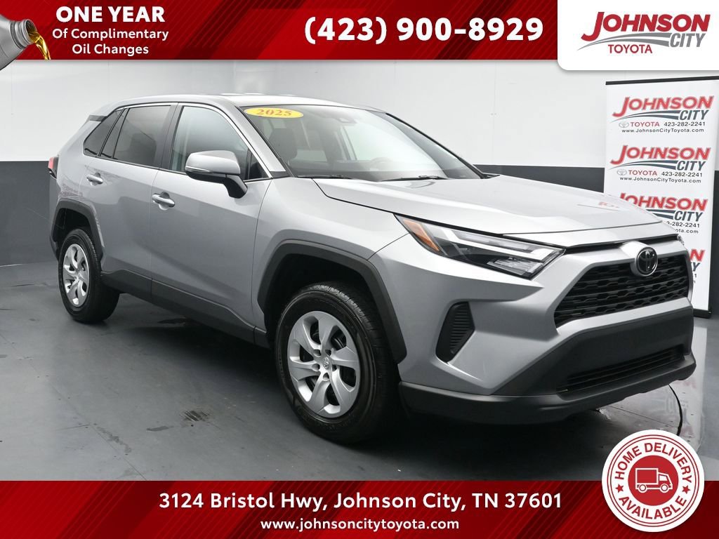 Used 2025 Toyota RAV4 LE FWD video 1