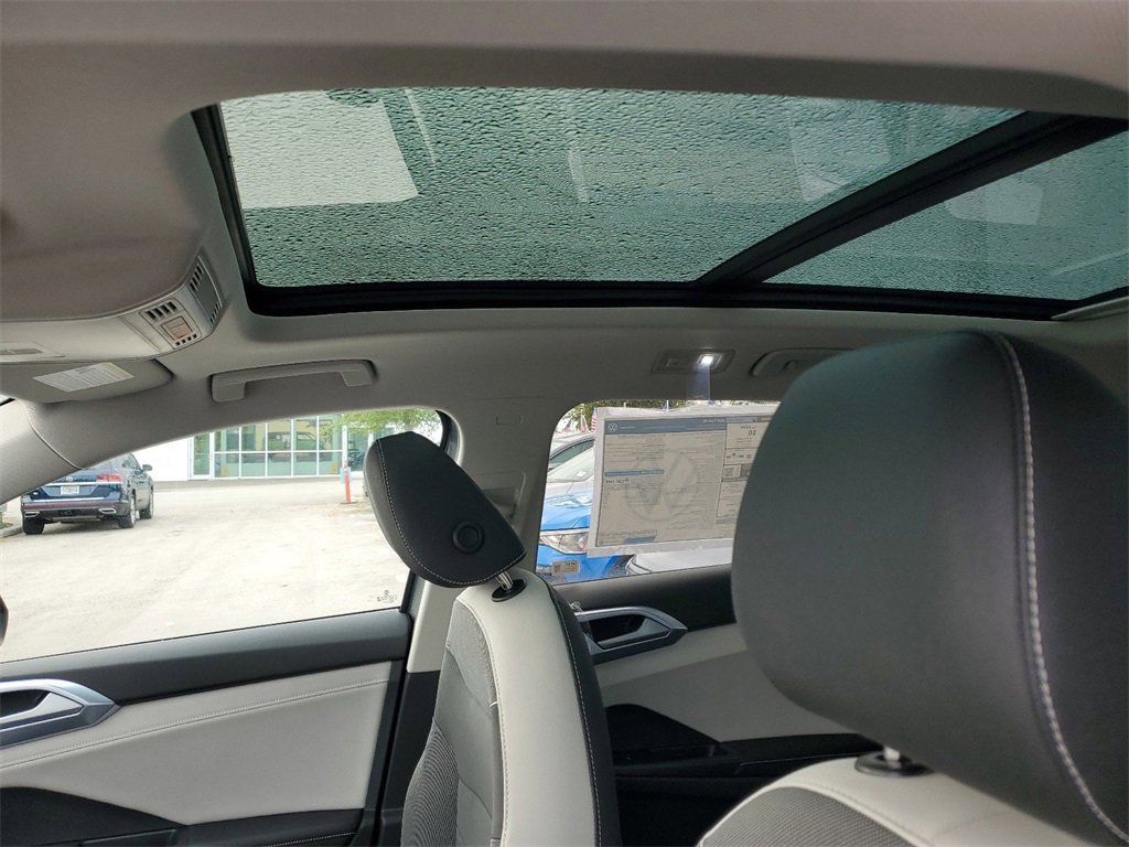 New 2025 Volkswagen Taos SE image 8