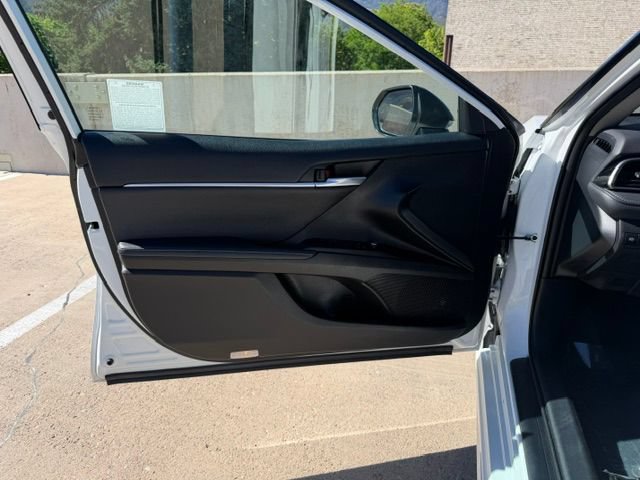 Used 2023 Toyota Camry XSE FWD image 10