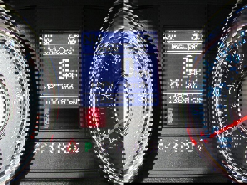 Used 2014 Chrysler Town & Country Touring image 34