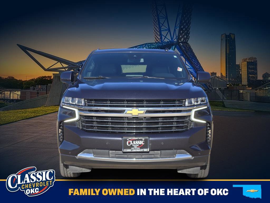 Used 2023 Chevrolet Suburban LT image 2