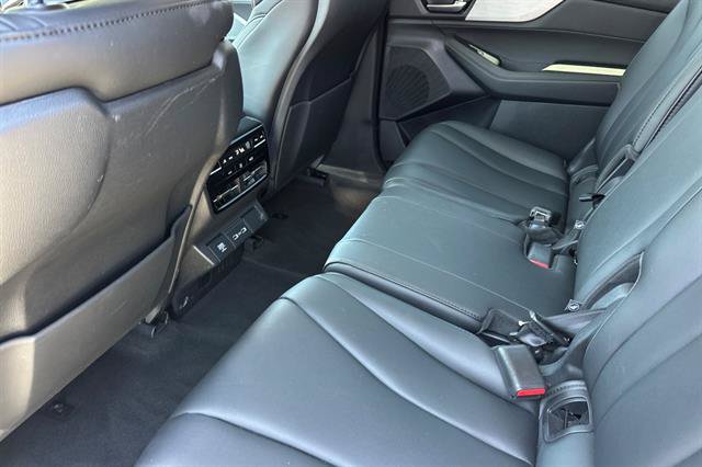 Used 2023 Acura MDX SH-AWD image 12