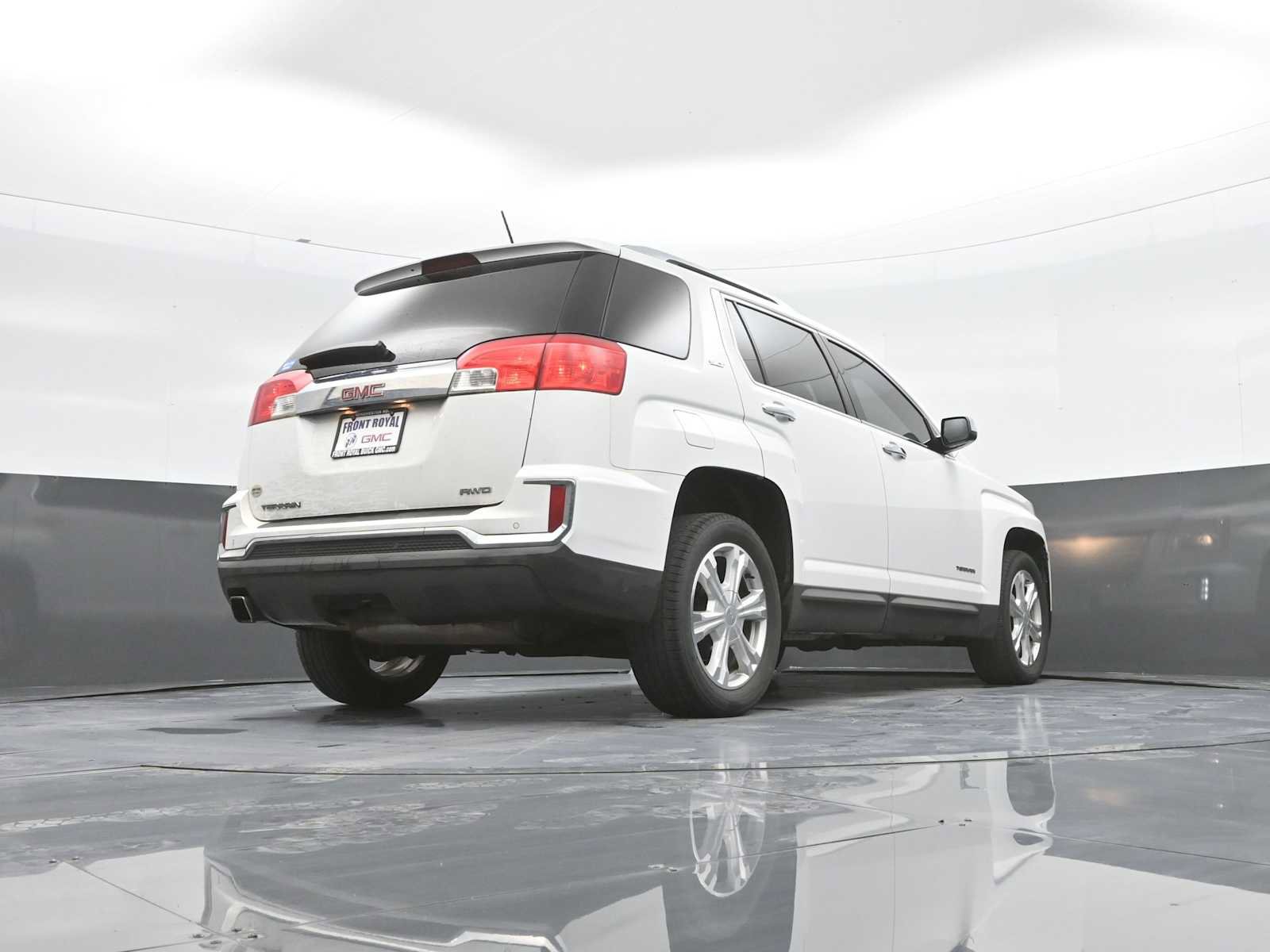 Used 2017 GMC Terrain SLT w/ Open Road Package AWD/4WD image 32