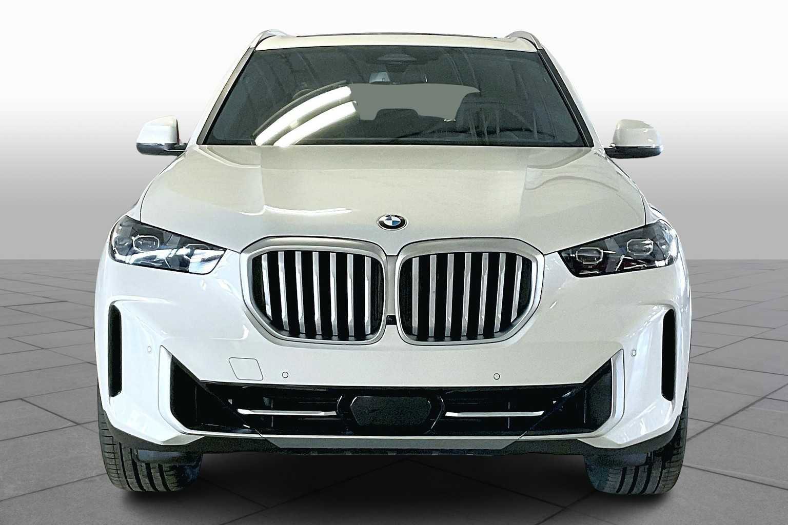 Used 2026 BMW X5 xDrive40i w/ Premium Package image 3