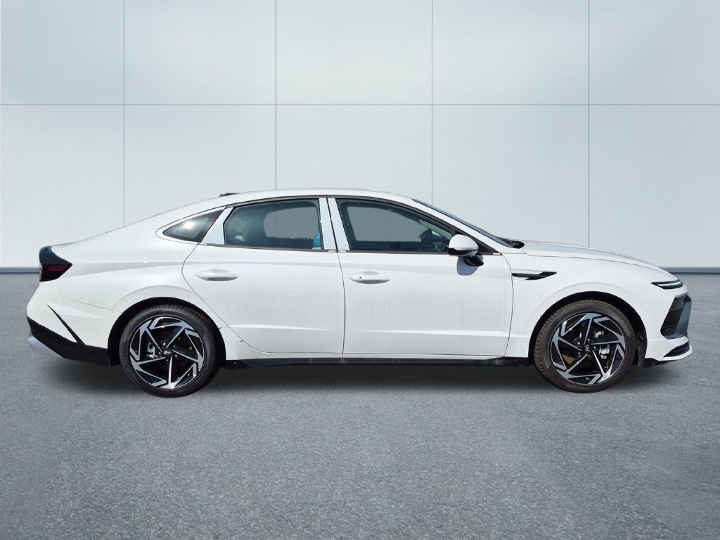 New 2026 Hyundai Sonata SEL FWD image 7