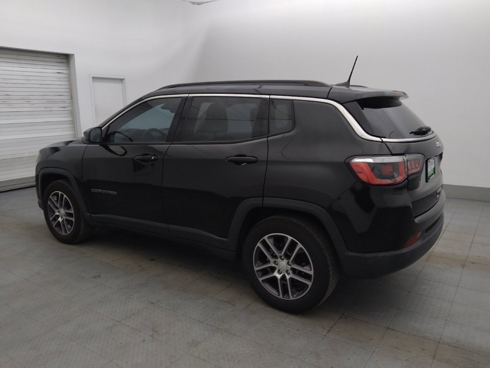 Used 2019 Jeep Compass Latitude w/ Popular Equipment Group FWD image 3