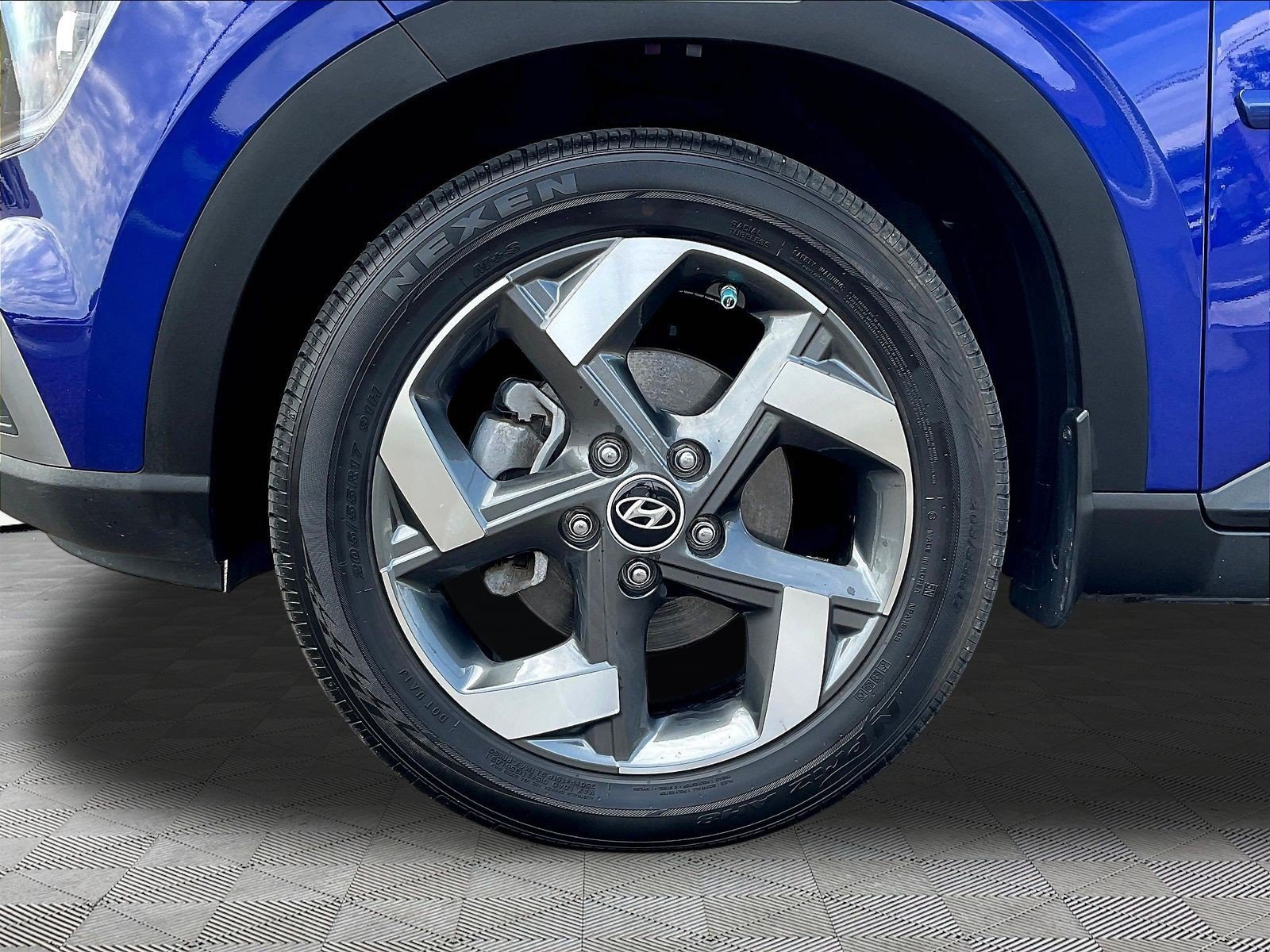 Certified 2024 Hyundai Venue Limited FWD image 32