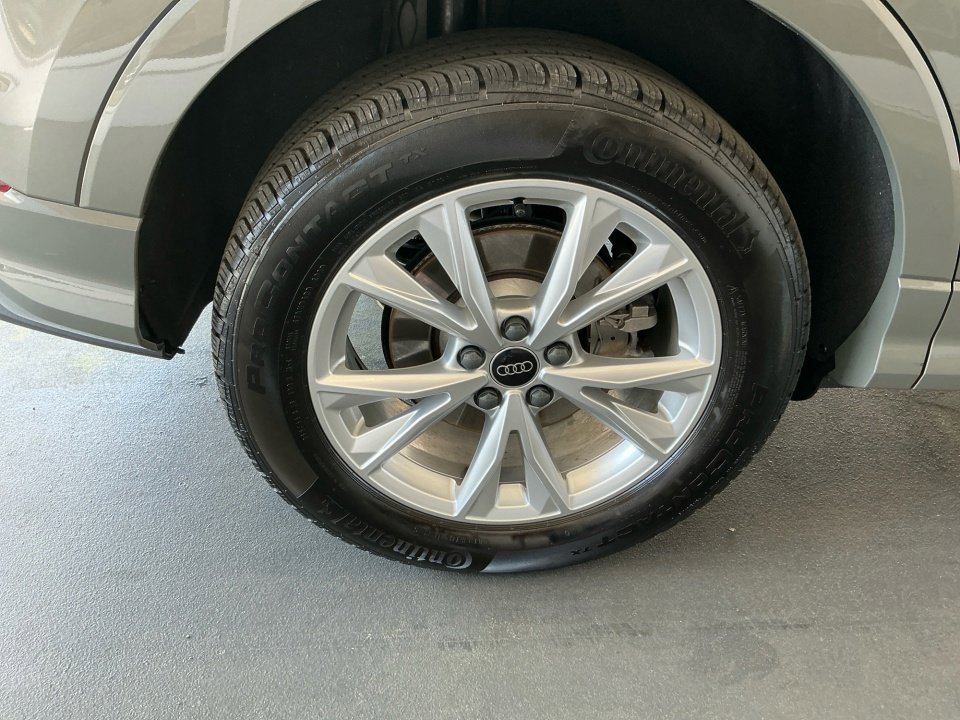 Certified 2025 Audi Q3 2.0T Premium Plus w/ Premium Plus Package AWD/4WD image 29