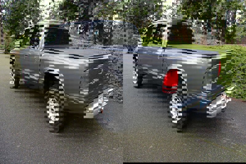 Used 2004 Dodge Dakota SLT w/ Deluxe Convenience Group image 4