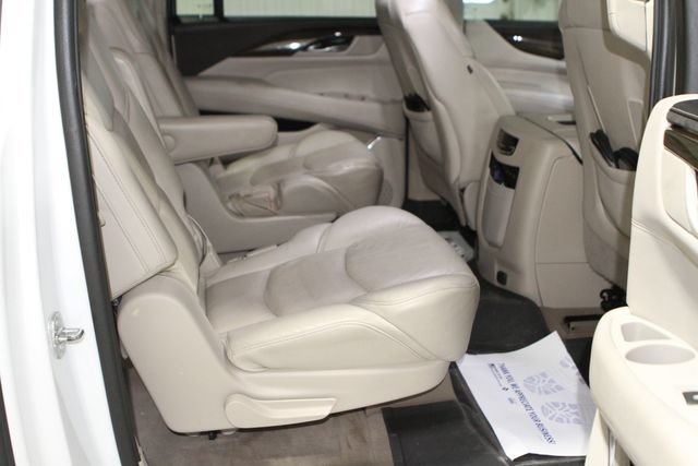 Used 2018 Cadillac Escalade ESV Luxury AWD/4WD image 28