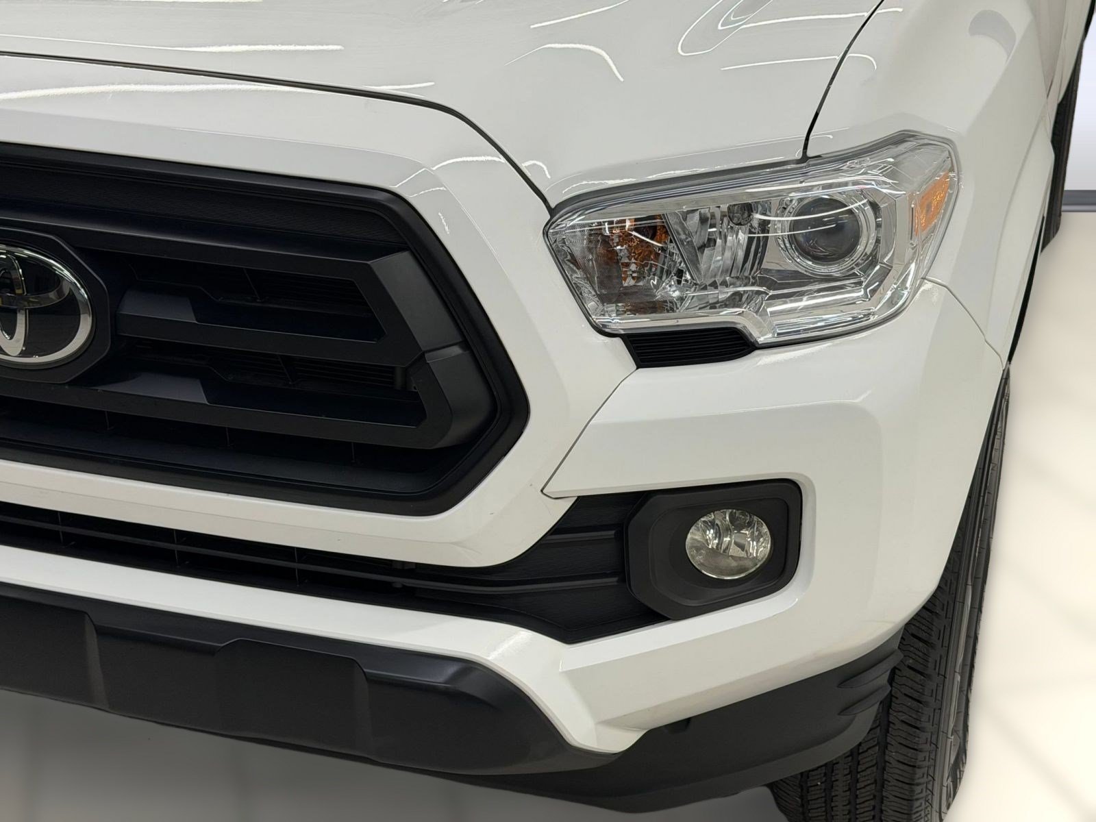 Used 2023 Toyota Tacoma SR AWD/4WD image 10