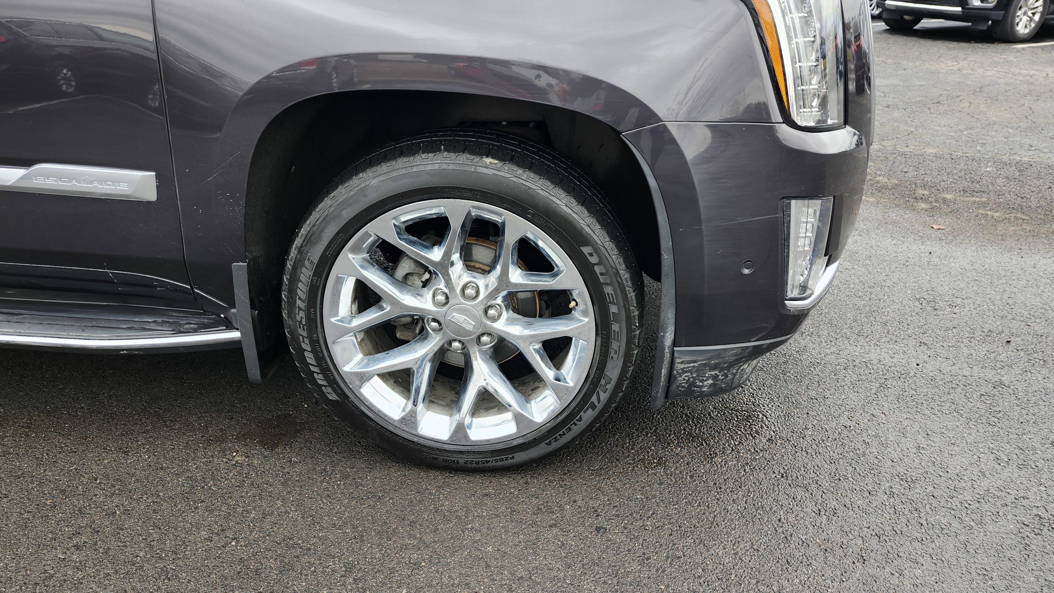 Used 2018 Cadillac Escalade ESV Premium Luxury image 14