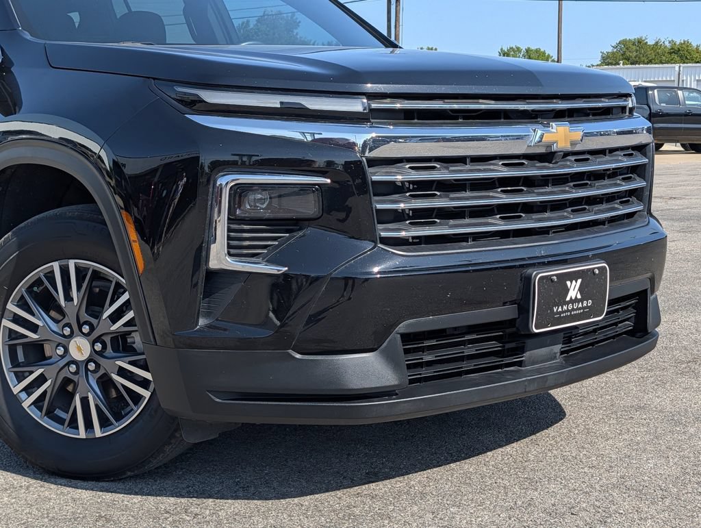 Used 2025 Chevrolet Traverse LT FWD image 9