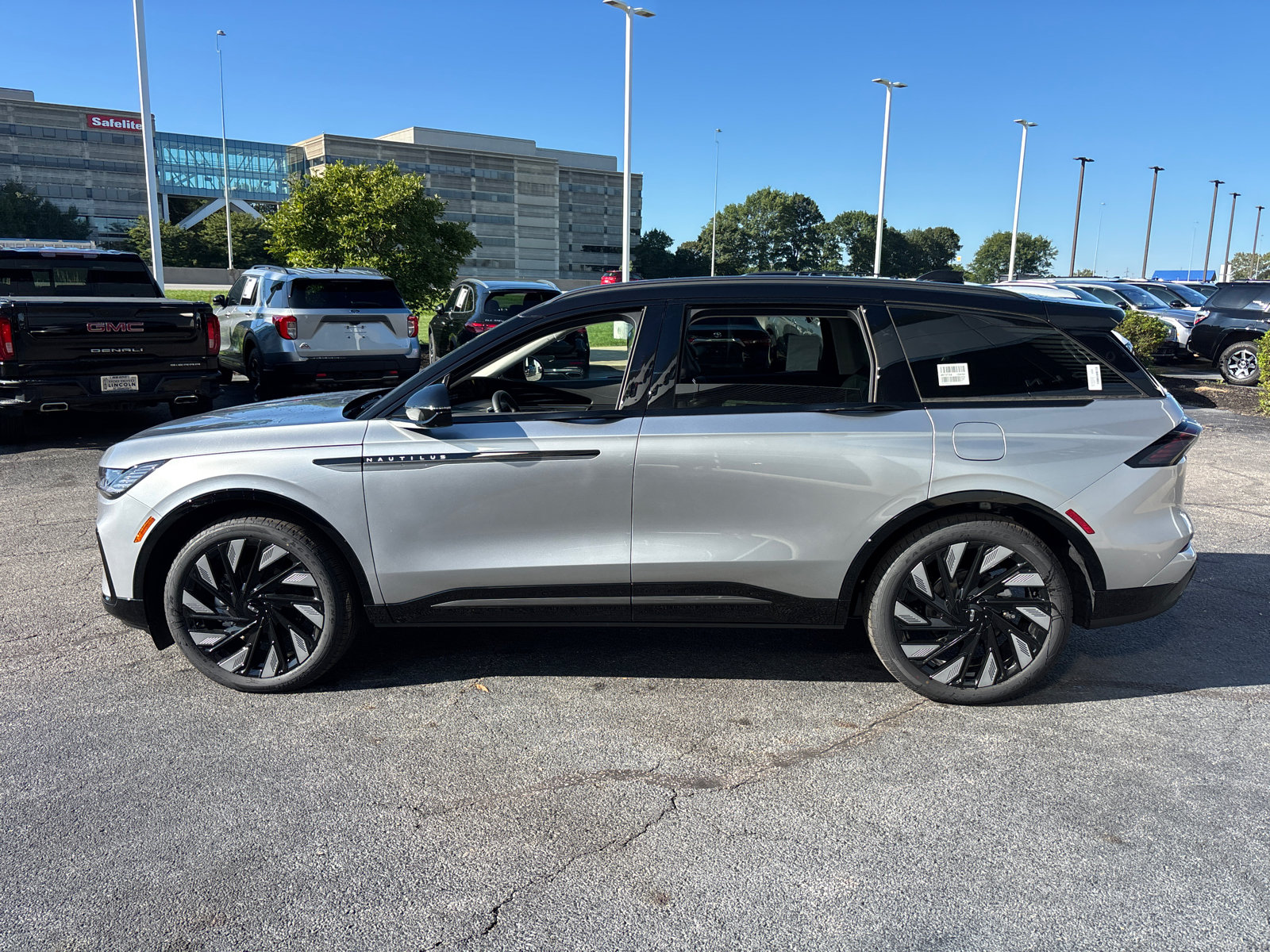 New 2026 Lincoln Nautilus Reserve AWD/4WD image 4
