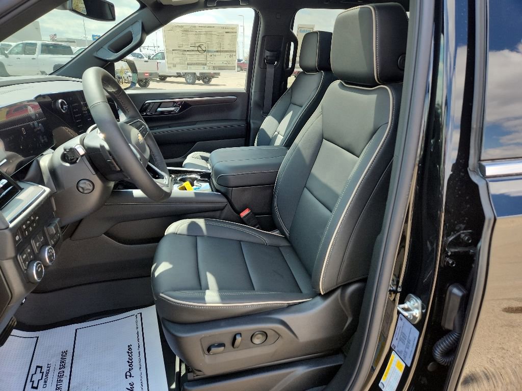 New 2026 Chevrolet Suburban Premier w/ Sun And Tow Package AWD/4WD image 43