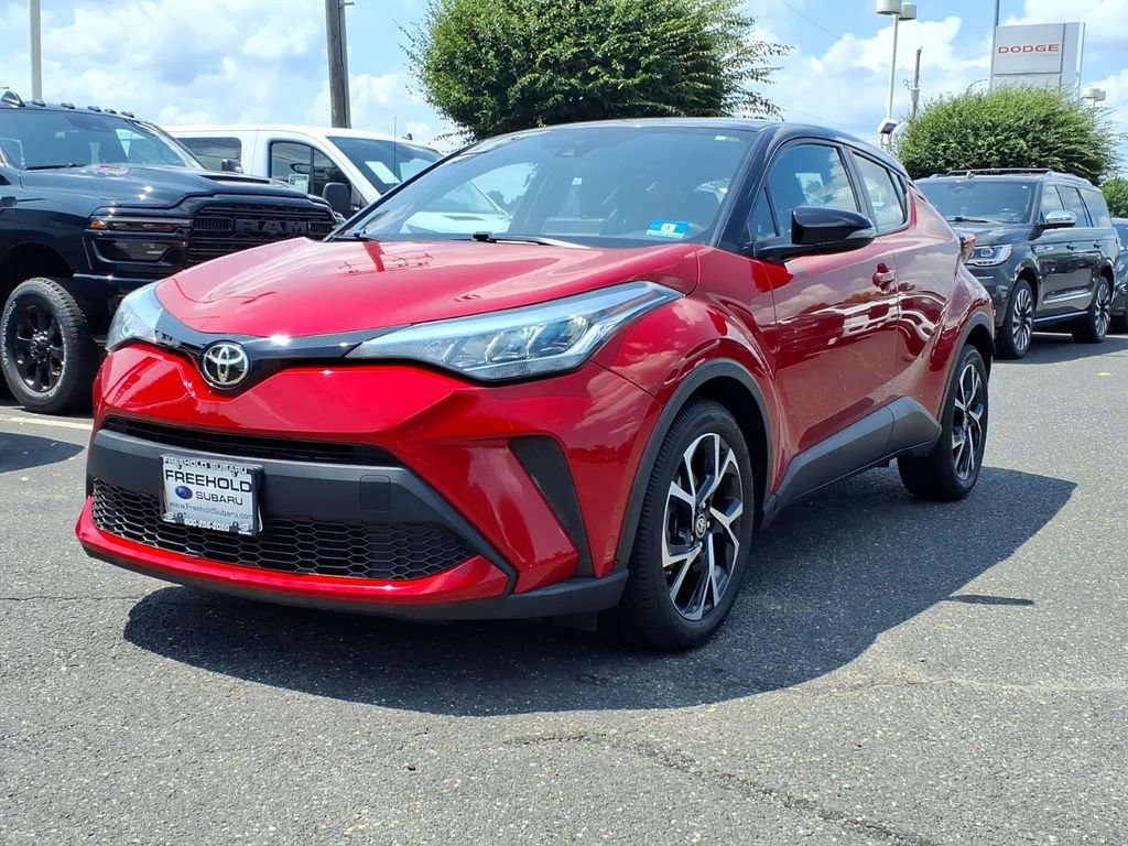 Used 2020 Toyota C-HR XLE FWD image 3