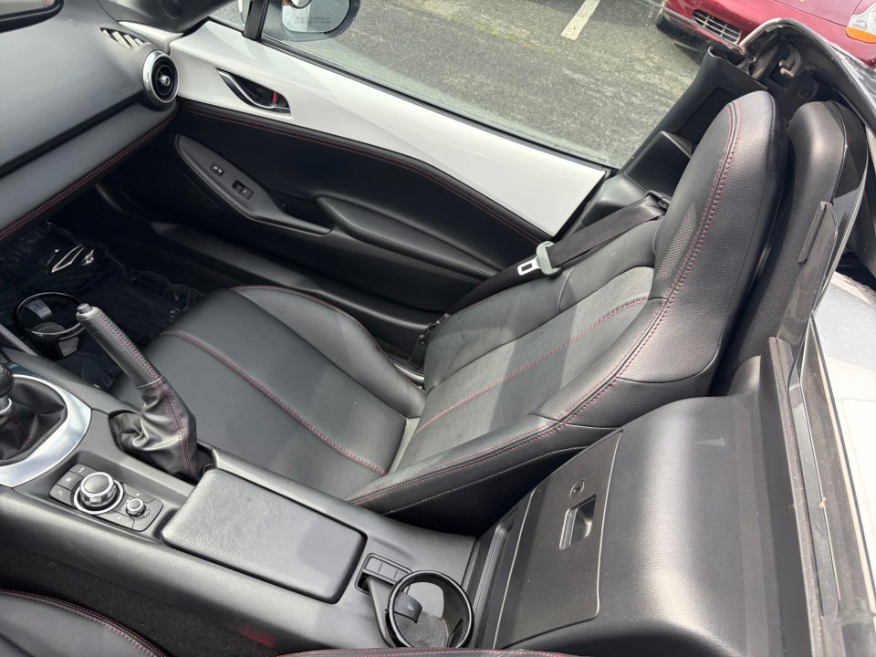 Used 2017 MAZDA MX-5 Miata RF Grand Touring RWD image 31