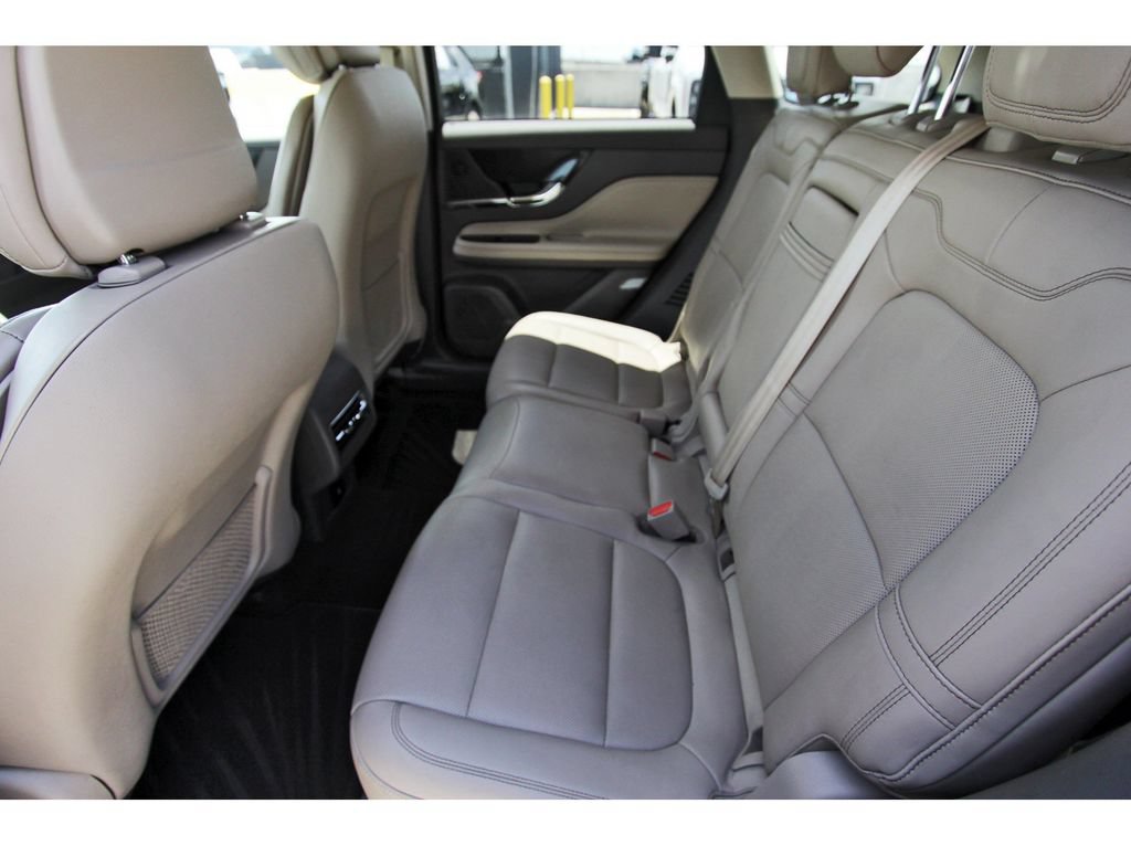 Used 2020 Lincoln Corsair FWD w/ Premium Package image 7