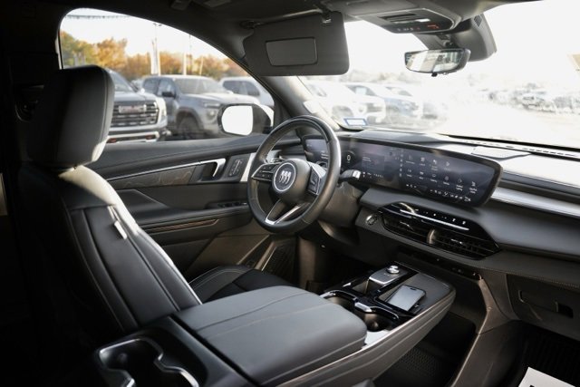 Used 2025 Buick Enclave Avenir w/ Super Cruise Package image 12