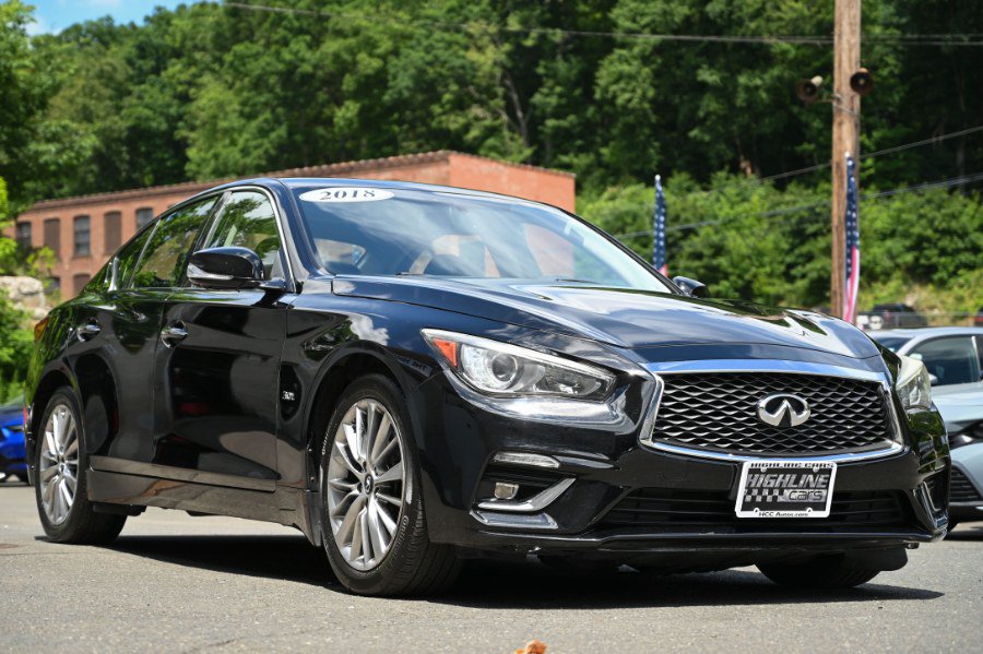 Used 2018 INFINITI Q50 Luxe w/ Essential Package (3.0T Luxe) AWD/4WD image 8