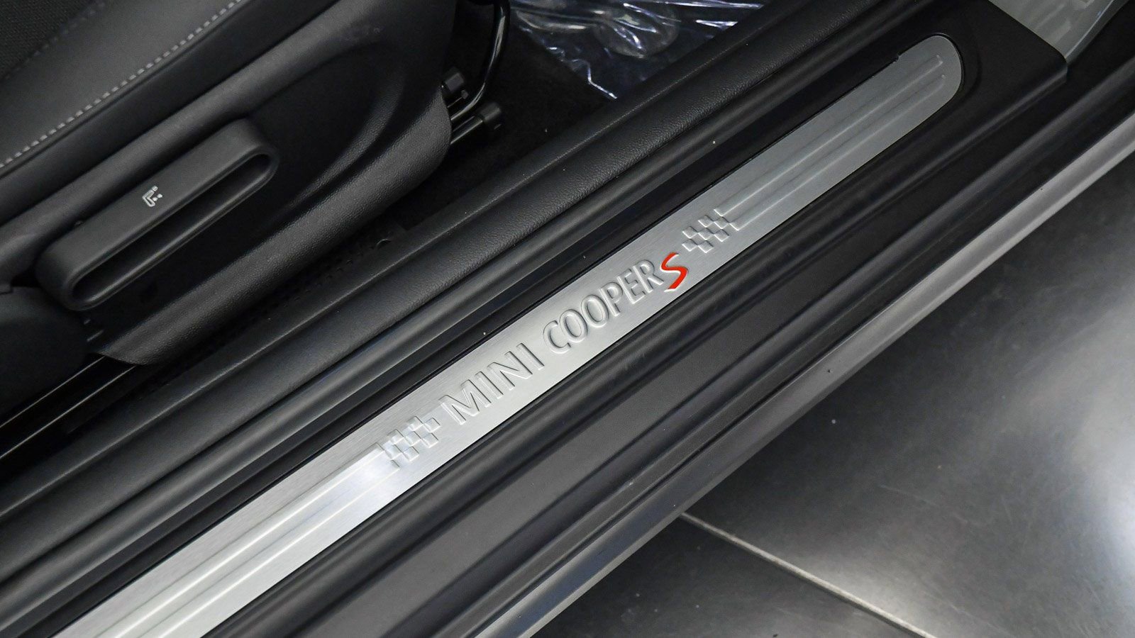 Certified 2023 MINI Cooper S image 17