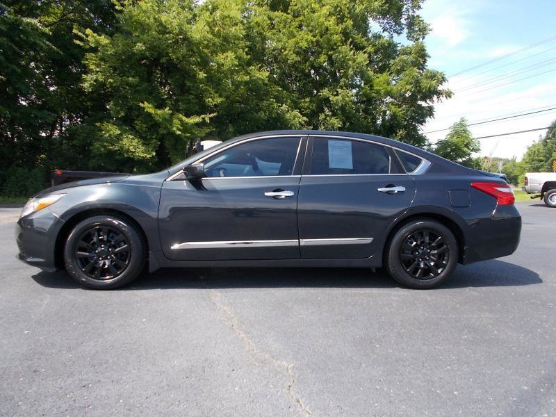 Used 2016 Nissan Altima 2.5 S w/ Power Driver Seat Package FWD image 2