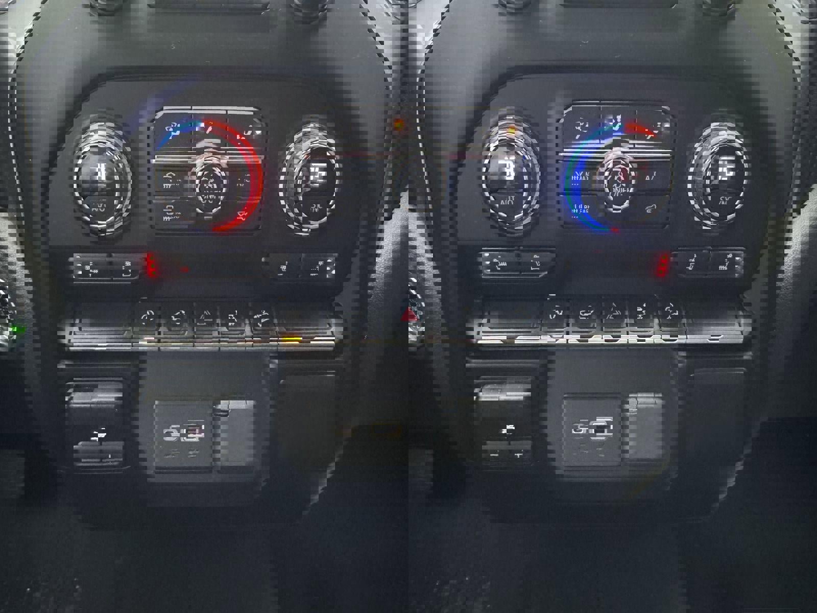 Used 2021 Chevrolet Silverado 1500 LT image 23