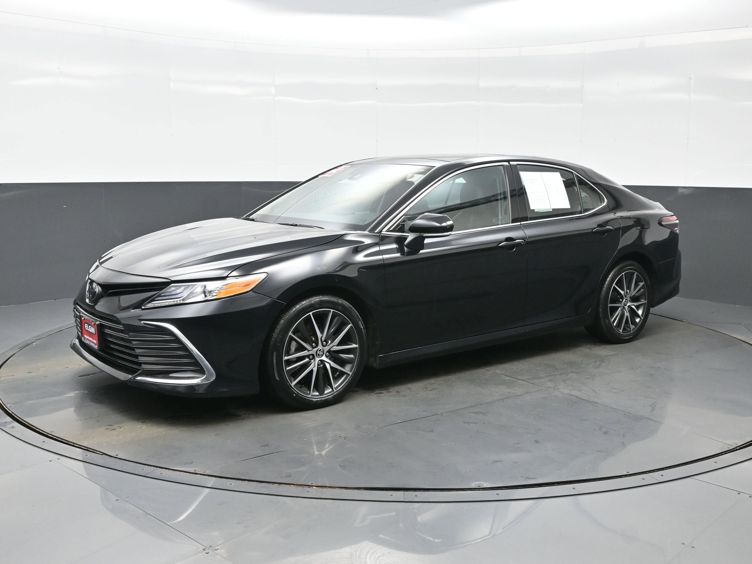 Used 2024 Toyota Camry XLE FWD image 5