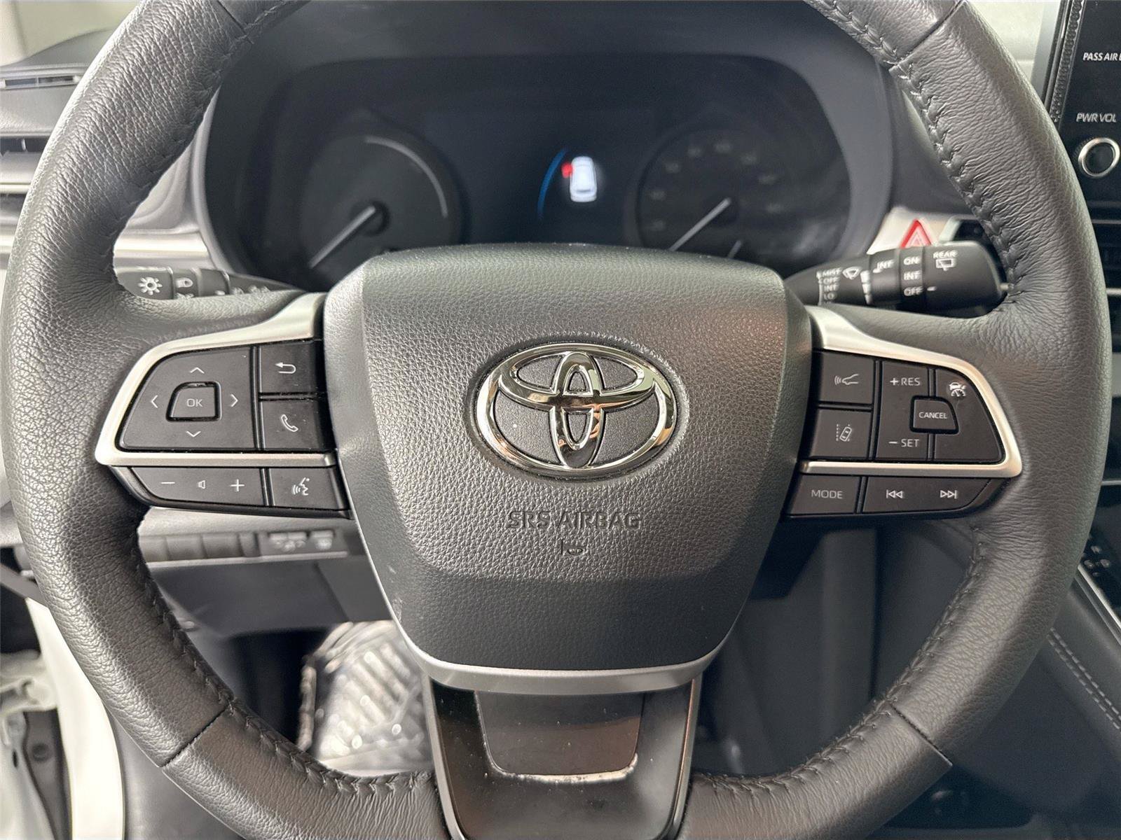 Certified 2026 Toyota Sienna XLE FWD image 17