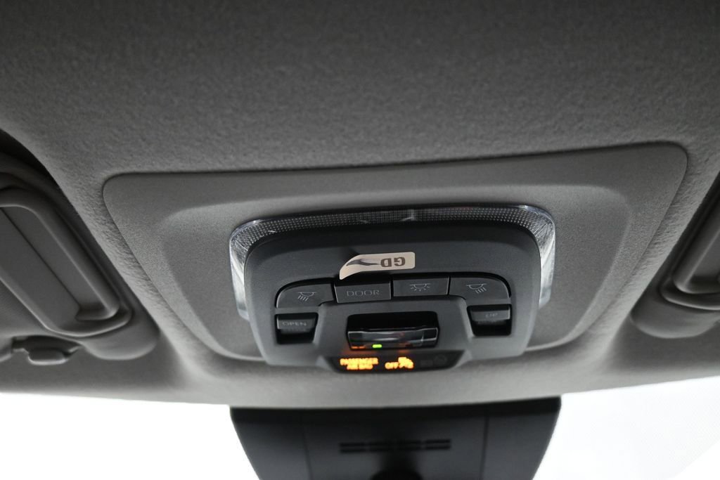 Certified 2023 Toyota Corolla Cross XLE w/ Convenience Package AWD/4WD image 17