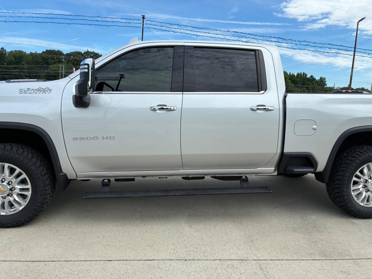 Used 2022 Chevrolet Silverado 2500 High Country w/ Z71 Off-Road Package AWD/4WD image 8