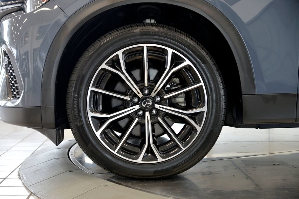 Certified 2025 MAZDA CX-70 Plug-In Hybrid w/ Premium Plus AWD/4WD image 10