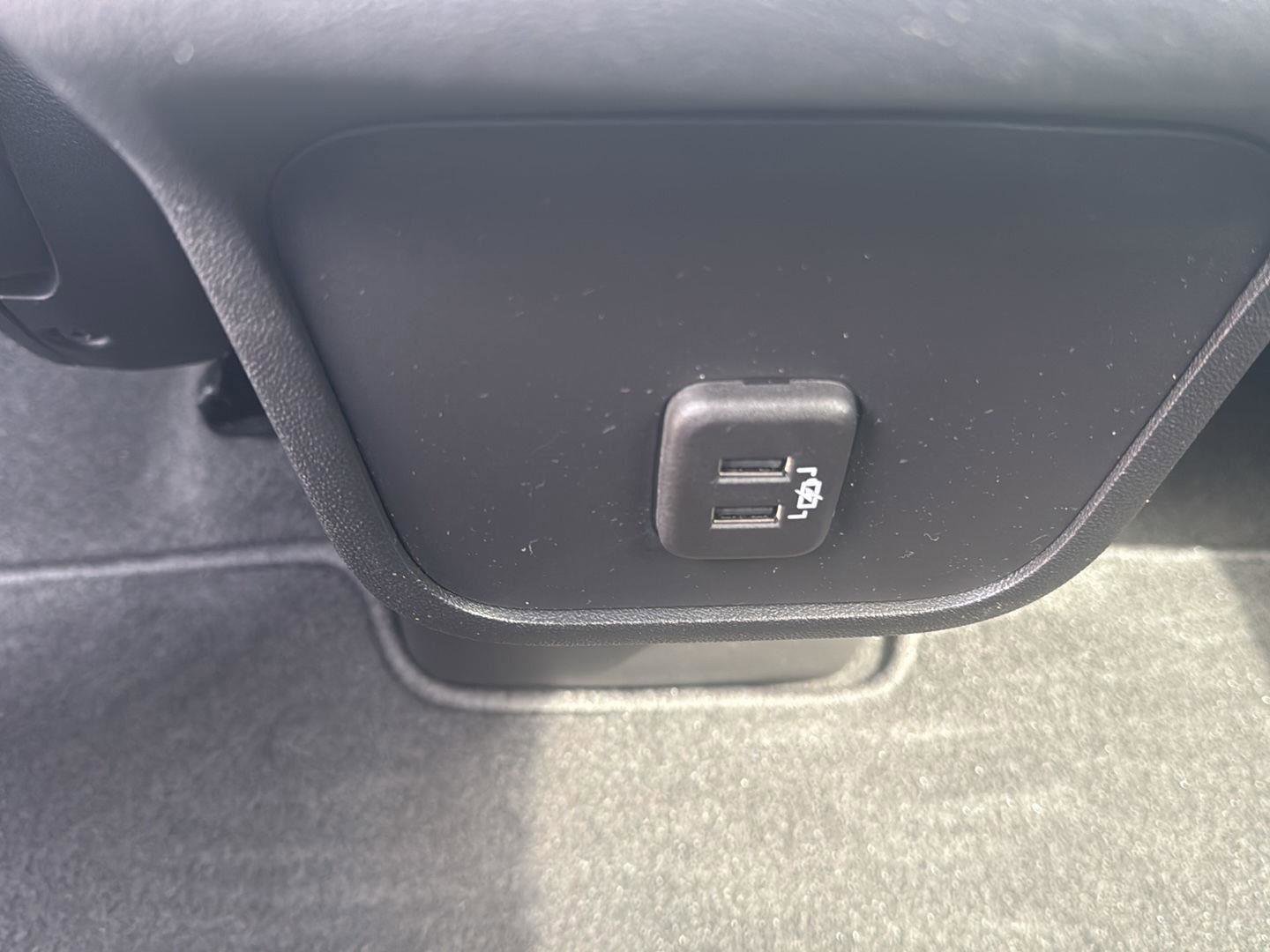 Used 2023 Chevrolet Equinox LT AWD/4WD image 9