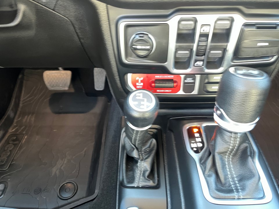 Used 2026 Jeep Wrangler Unlimited Sport AWD/4WD image 23
