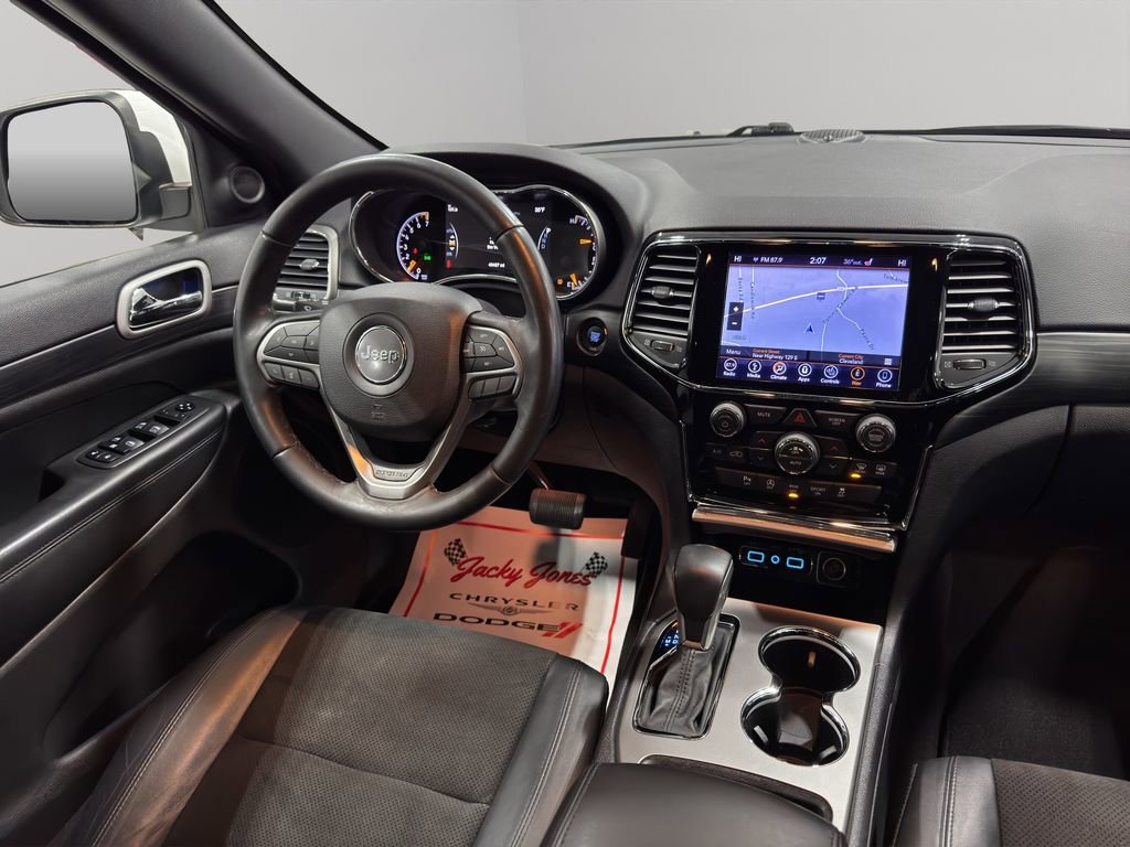 Used 2019 Jeep Grand Cherokee Laredo w/ Laredo X Package image 19