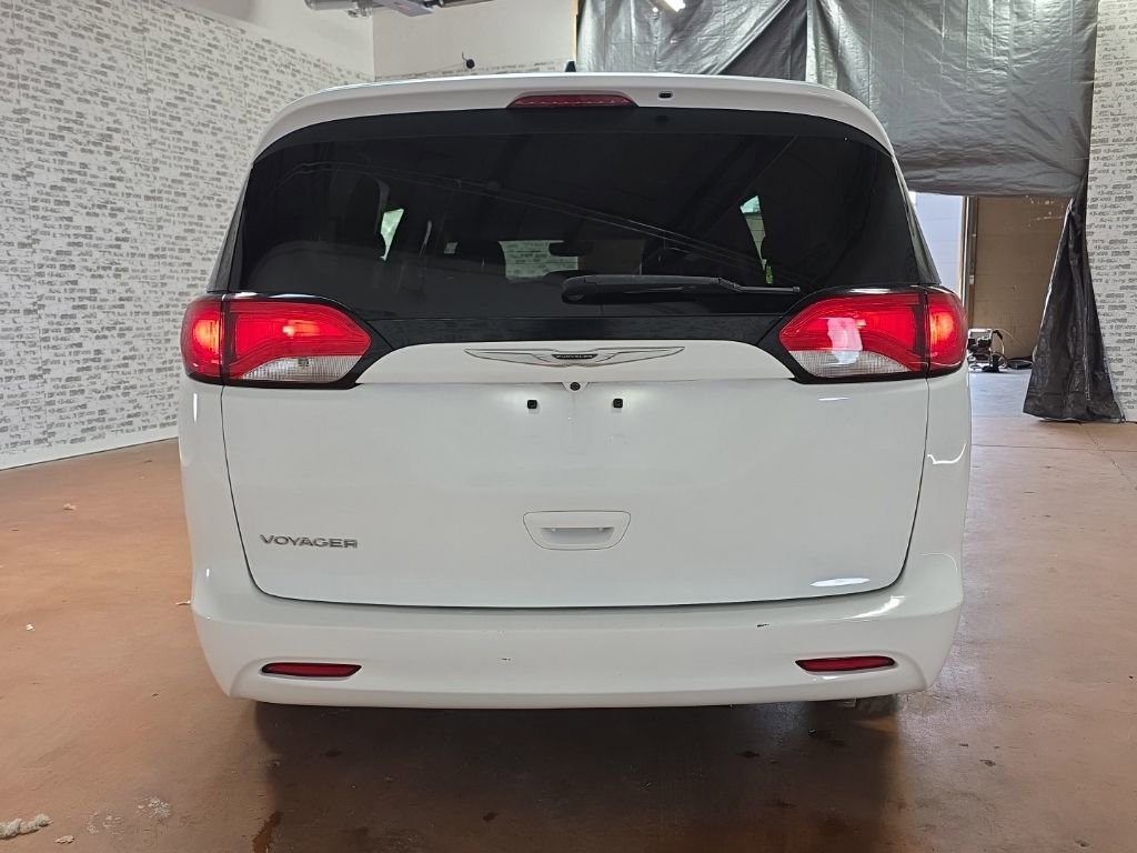 Used 2021 Chrysler Voyager Lxi FWD image 5