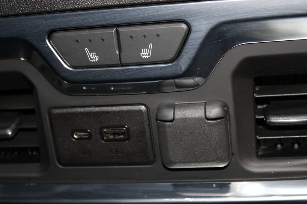 Used 2023 GMC Sierra 3500 Denali w/ Denali Ultimate Package image 38