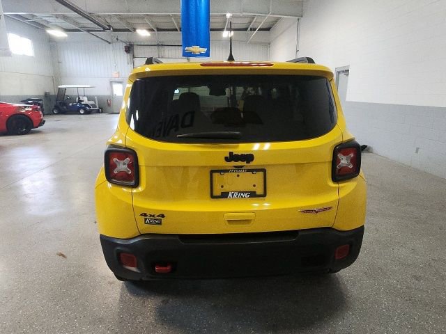 Used 2023 Jeep Renegade Trailhawk AWD/4WD image 4