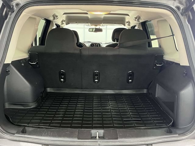 Used 2016 Jeep Patriot Latitude FWD image 21