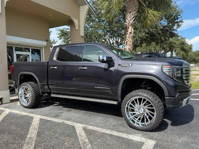 Used 2023 GMC Sierra 1500 Denali w/ Denali Reserve Package AWD/4WD image 3