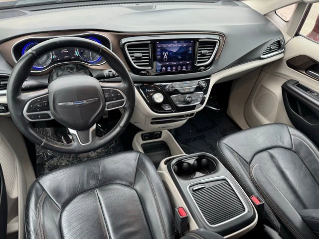 Used 2018 Chrysler Pacifica Touring-L Plus image 6