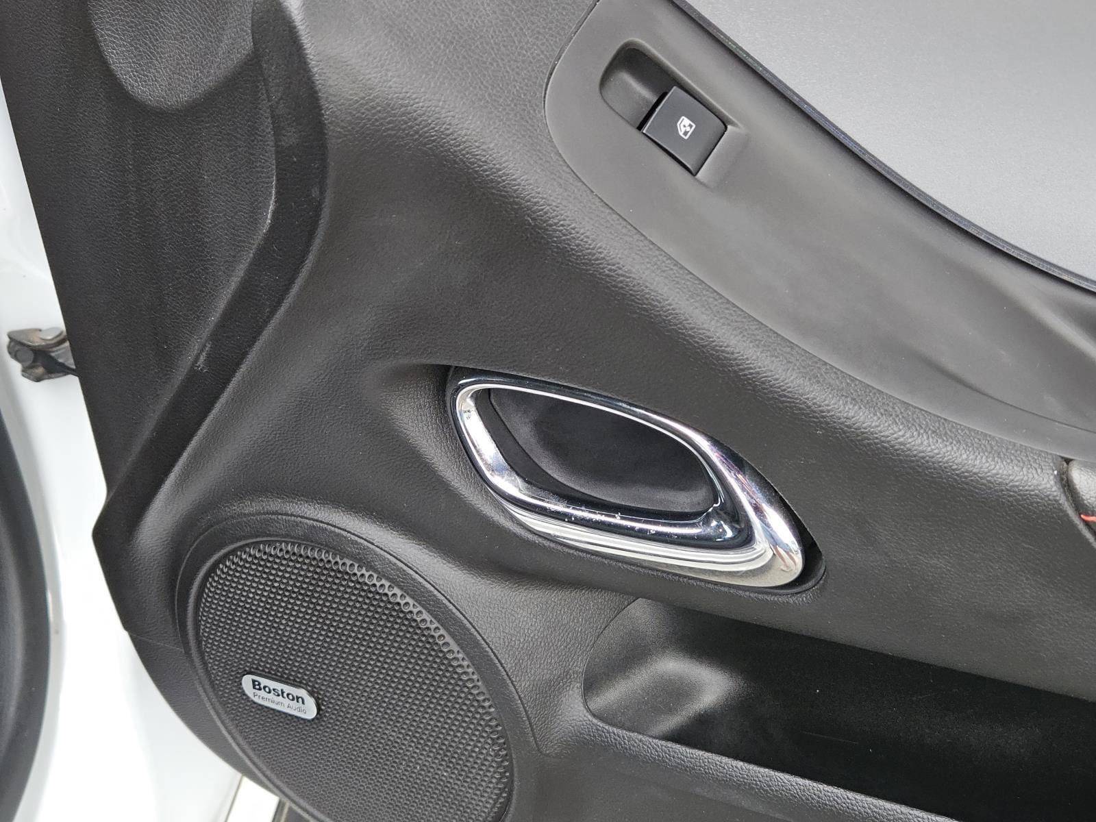 Used 2011 Chevrolet Camaro SS image 29