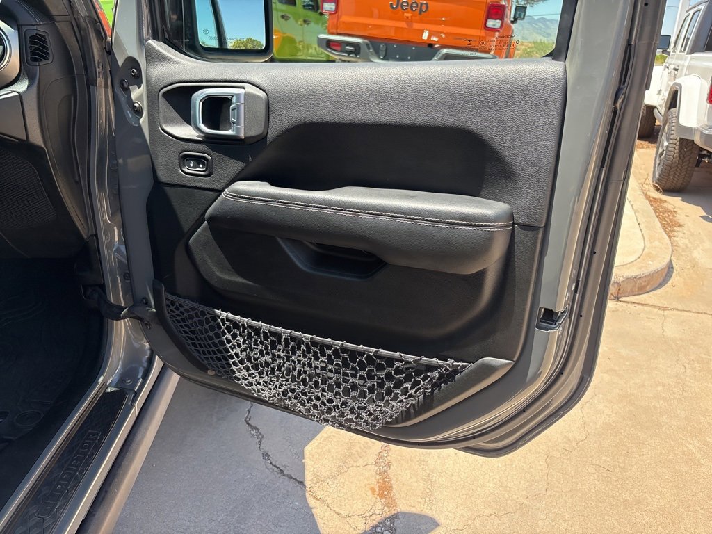 Used 2020 Jeep Gladiator Rubicon w/ Uconnect 4C Nav & Sound Group image 25