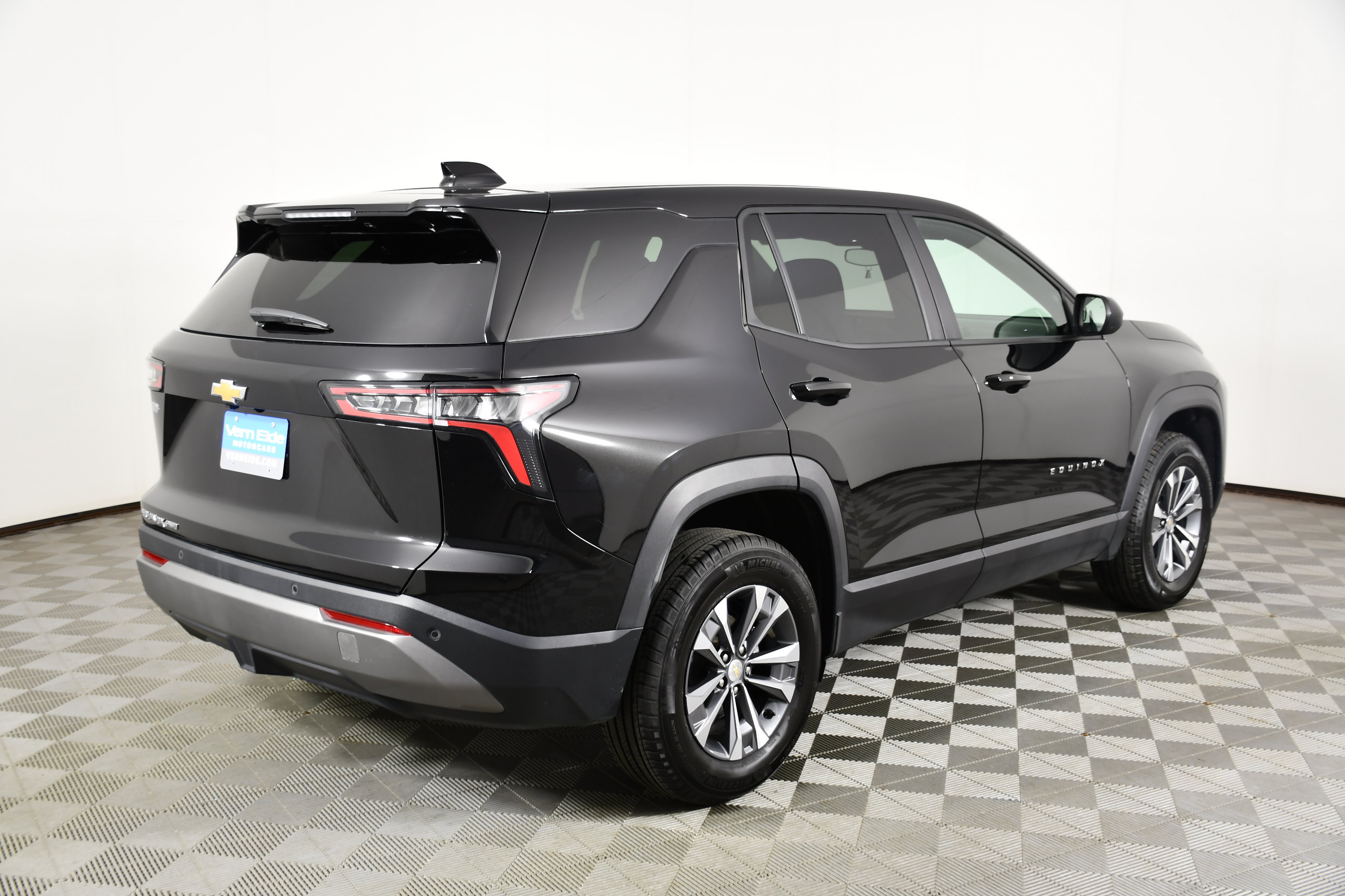Used 2026 Chevrolet Equinox LT AWD/4WD image 6