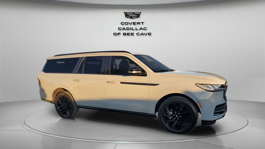 Used 2025 Lincoln Navigator L Reserve w/ Jet Appearance Package image 12