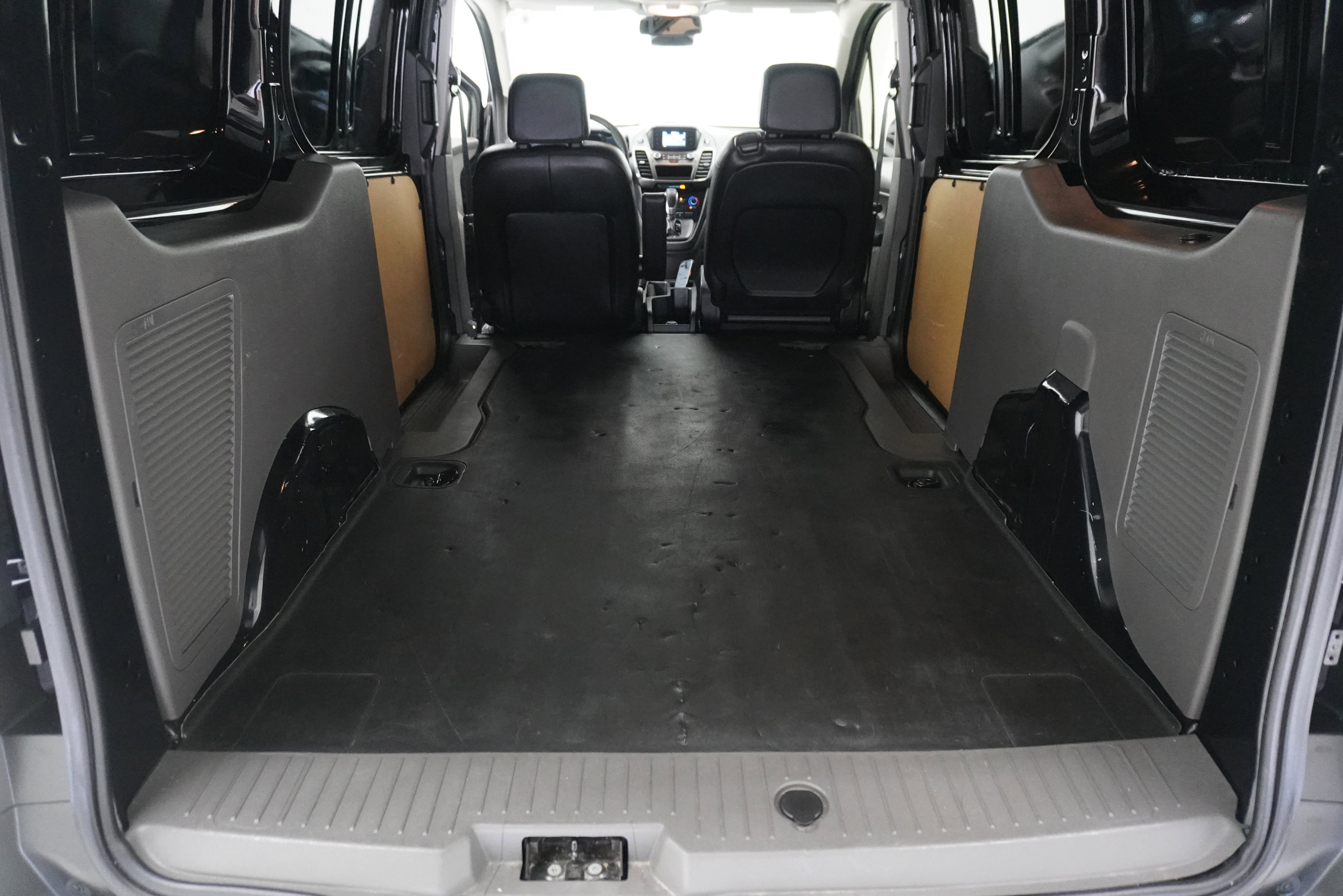 Used 2023 Ford Transit Connect XL image 19